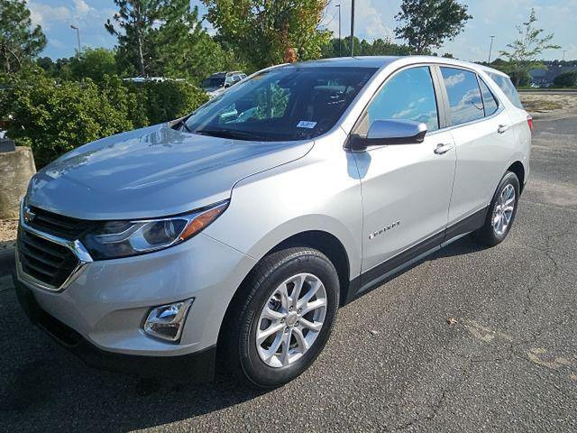 Photo of 2021 Silver Ice Metallic Chevrolet Equinox