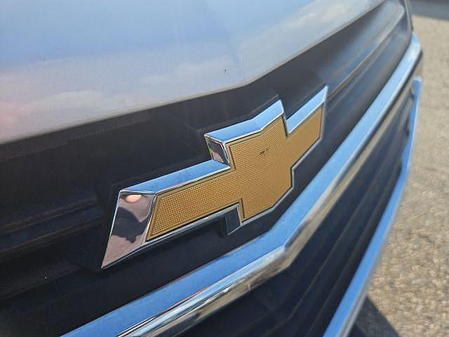Photo of 2021 Silver Ice Metallic Chevrolet Equinox