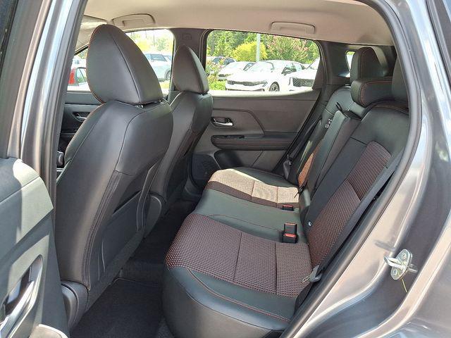Photo of 2025 Gun Metallic/Scarlet Ember Tintcoat Nissan Kicks