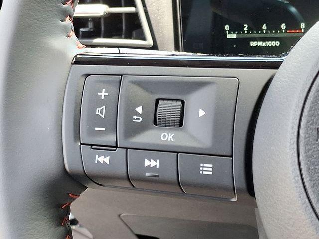 Photo of 2025 Gun Metallic/Scarlet Ember Tintcoat Nissan Kicks