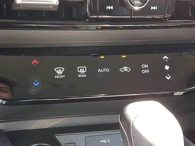 Photo of 2025 Gun Metallic/Scarlet Ember Tintcoat Nissan Kicks