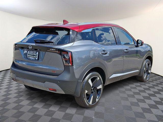 Photo of 2025 Gun Metallic/Scarlet Ember Tintcoat Nissan Kicks