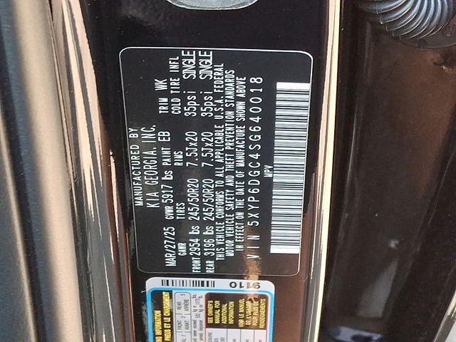 Photo of 2025 Ebony Black Kia Telluride