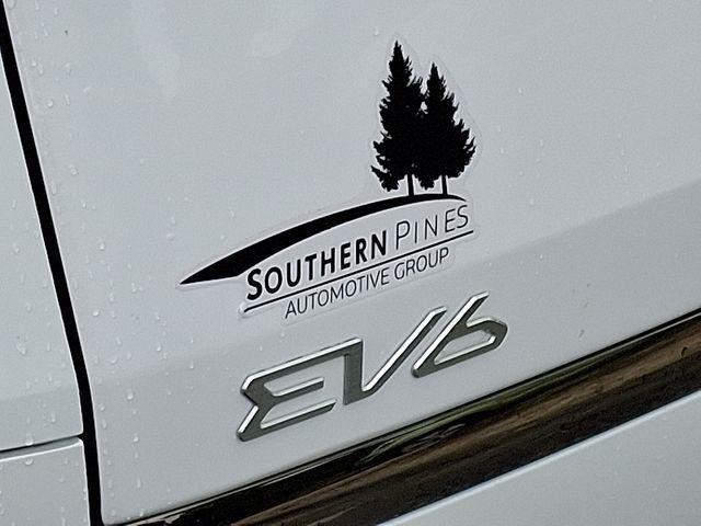 Photo of 2025 Glacier White Pearl Kia EV6