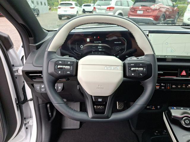 Photo of 2025 Glacier White Pearl Kia EV6