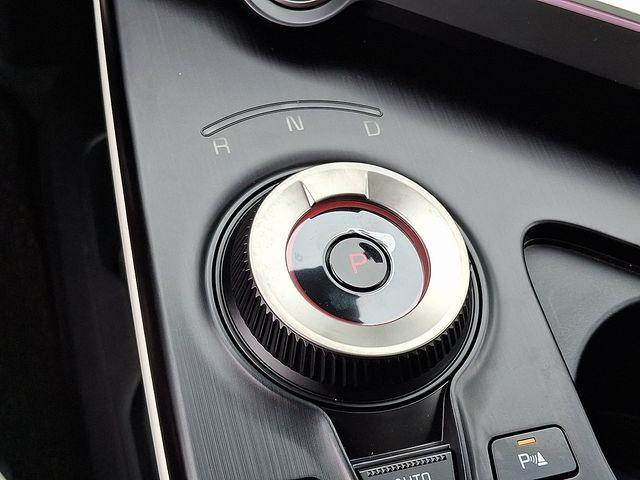 Photo of 2025 Glacier White Pearl Kia EV6