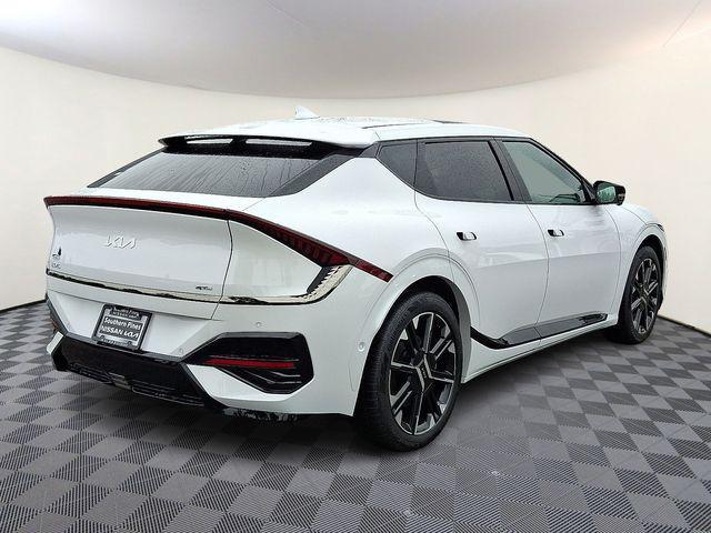 Photo of 2025 Glacier White Pearl Kia EV6