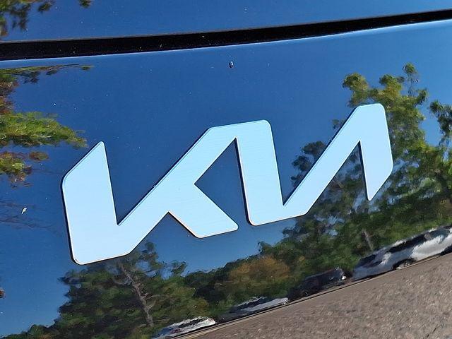 Photo of 2024 Aurora Black Pearl Kia EV9