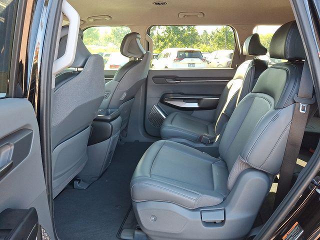 Photo of 2024 Aurora Black Pearl Kia EV9