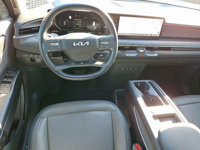 Photo of 2024 Aurora Black Pearl Kia EV9