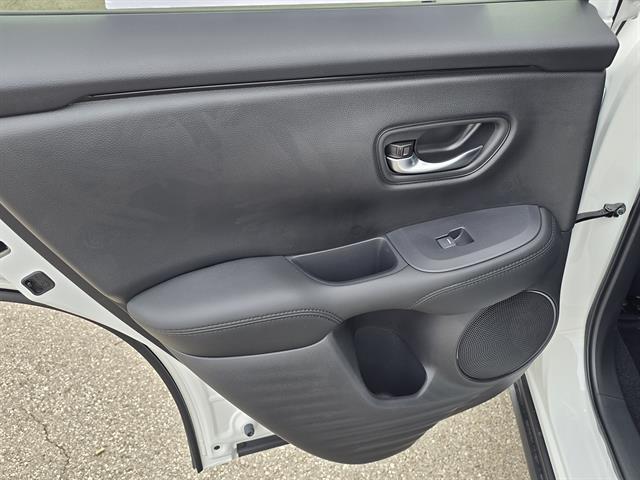 Photo of 2026 Platinum White Pearl Honda HR-V