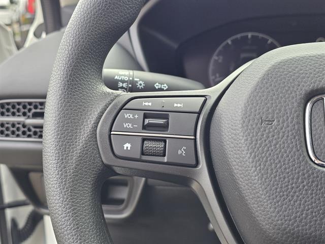 Photo of 2026 Platinum White Pearl Honda HR-V
