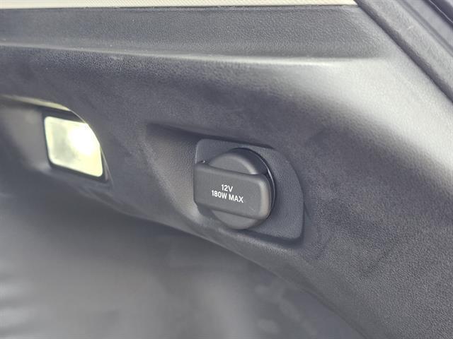 Photo of 2026 Platinum White Pearl Honda HR-V