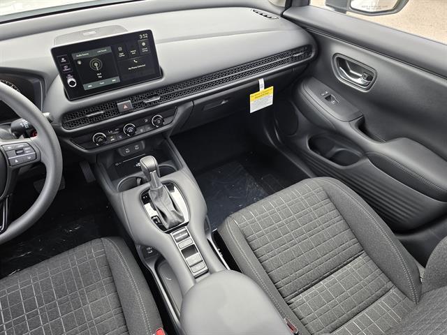 Photo of 2026 Platinum White Pearl Honda HR-V