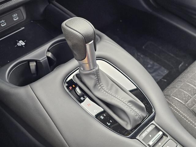 Photo of 2026 Platinum White Pearl Honda HR-V