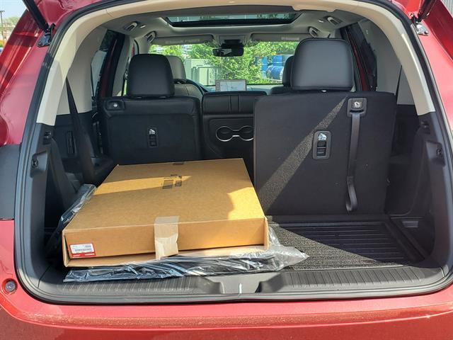 Photo of 2025 Radiant Red Metallic II Honda Pilot