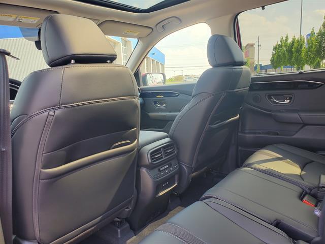Photo of 2025 Radiant Red Metallic II Honda Pilot