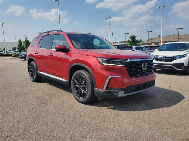 Photo of 2025 Radiant Red Metallic II Honda Pilot