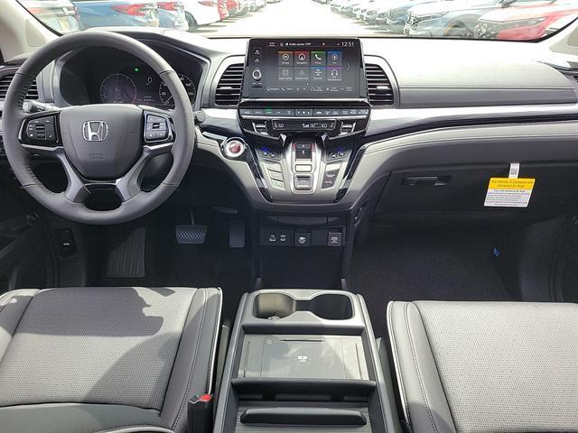 Photo of 2026 Solar Silver Metallic Honda Odyssey