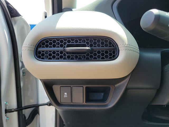 Photo of 2026 Platinum White Pearl Honda HR-V