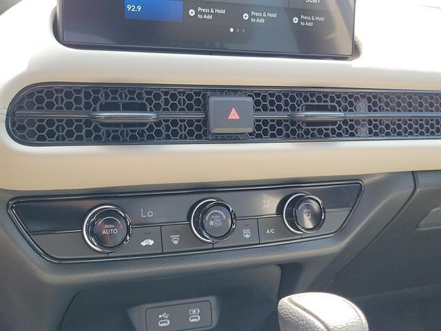 Photo of 2026 Platinum White Pearl Honda HR-V