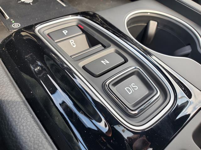 Photo of 2025 Platinum White Pearl Honda Pilot