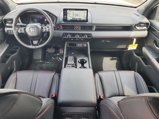 Photo of 2025 Platinum White Pearl Honda Pilot