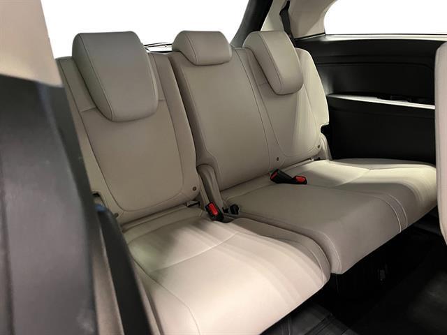 Photo of 2026 Platinum White Pearl Honda Odyssey