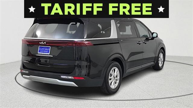 Photo of 2023 Aurora Black Pearl Kia Carnival