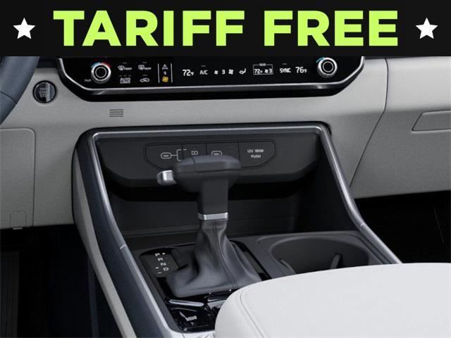 Photo of 2026 Snow White Pearl Kia Carnival
