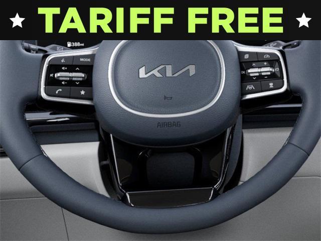 Photo of 2026 Snow White Pearl Kia Carnival