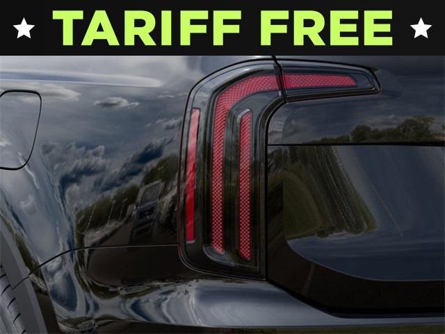 Photo of 2025 Black Kia Telluride