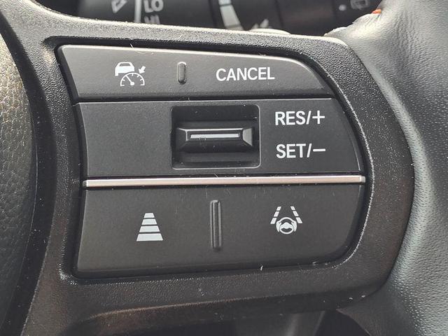 Photo of 2023 White Honda CR-V Hybrid