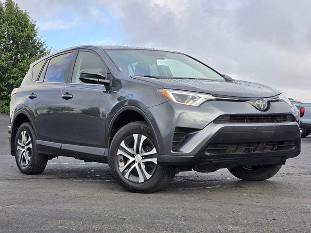 Photo of 2018 Gray Toyota RAV4