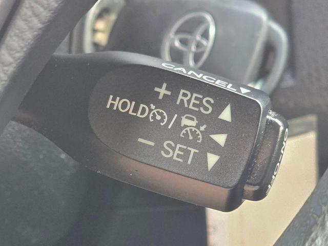 Photo of 2018 Gray Toyota RAV4