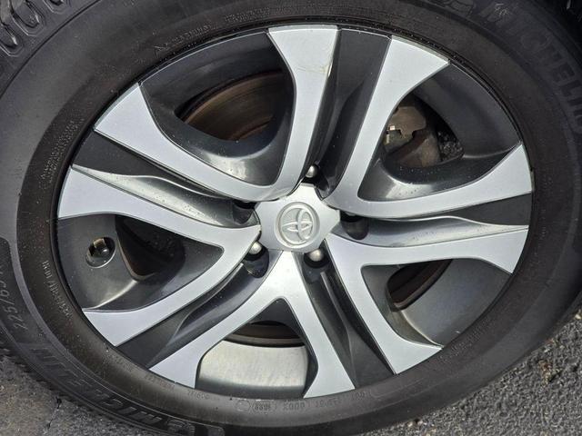 Photo of 2018 Gray Toyota RAV4