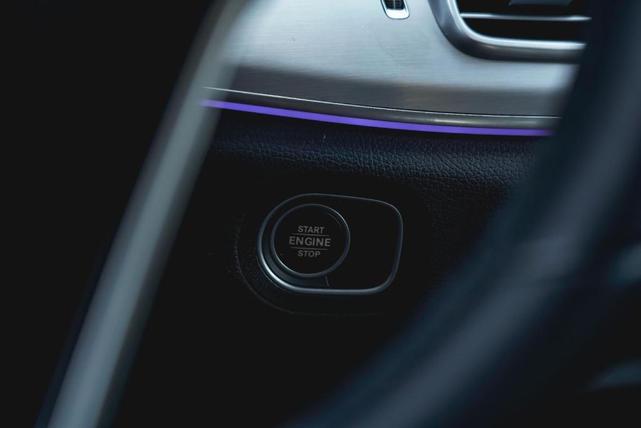 Photo of 2024 Selenite Gray Metallic Mercedes-Benz GLE 450 Plug-In Hybrid