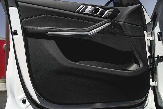 Photo of 2023 Alpine White BMW X5