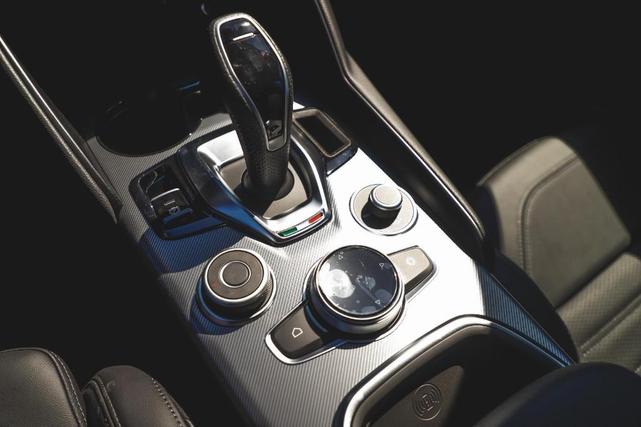 Photo of 2025 Misano Blue Metallic Alfa Romeo Giulia