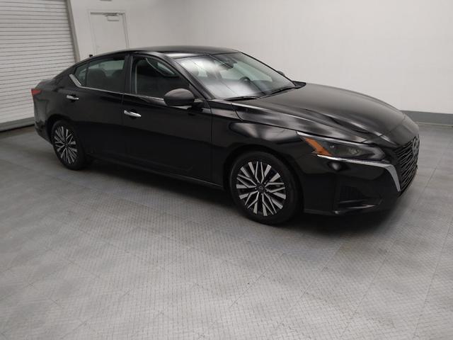 Photo of 2024 Super Black Nissan Altima