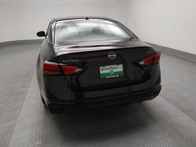 Photo of 2024 Super Black Nissan Altima