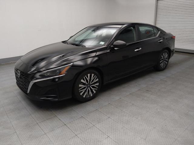 Photo of 2024 Super Black Nissan Altima