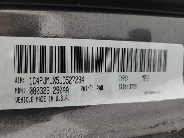 Photo of 2018 Gray Jeep Cherokee