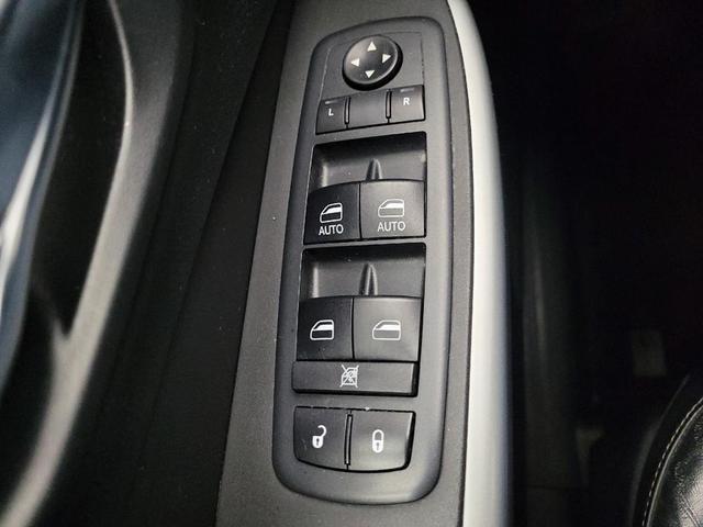 Photo of 2018 Gray Jeep Cherokee