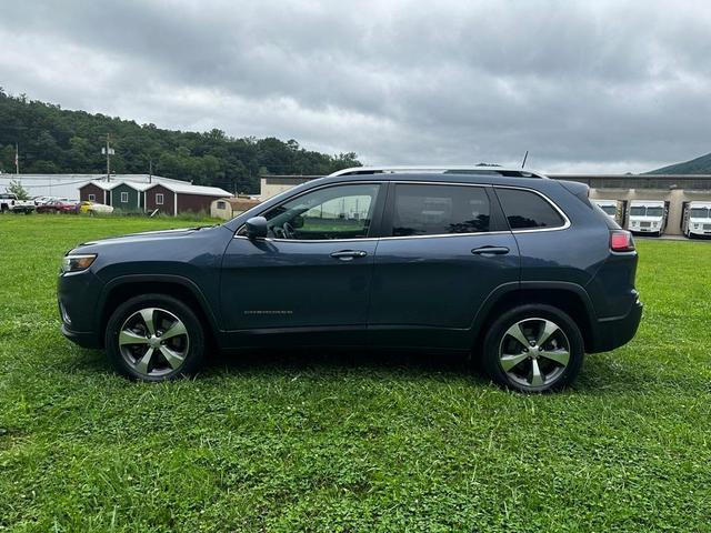 Photo of 2021 Slate Blue Pearlcoat Jeep Cherokee