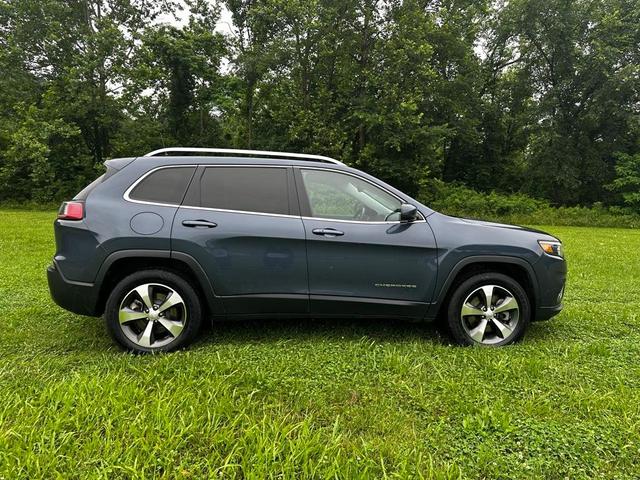 Photo of 2021 Slate Blue Pearlcoat Jeep Cherokee