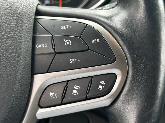 Photo of 2021 Slate Blue Pearlcoat Jeep Cherokee