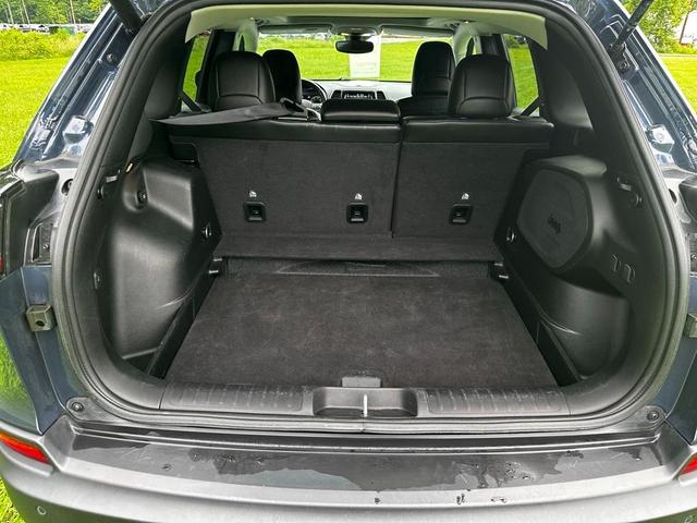 Photo of 2021 Slate Blue Pearlcoat Jeep Cherokee