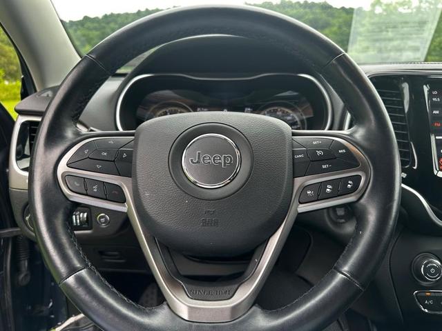 Photo of 2021 Slate Blue Pearlcoat Jeep Cherokee