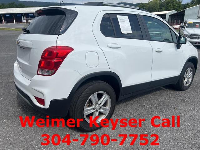 Photo of 2022 Summit White Chevrolet Trax